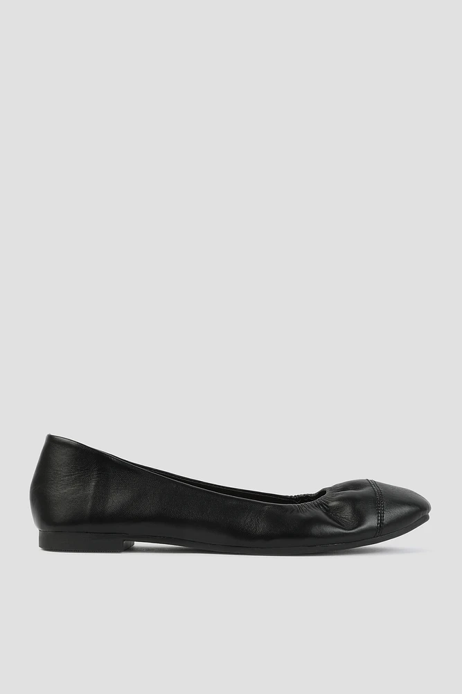 Ardene Gathered Ballet Flats in Black | Size | Faux Leather