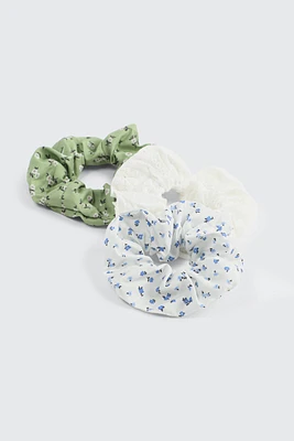 Ardene 3-Pack Eyelet & Floral Scrunchies in Sage