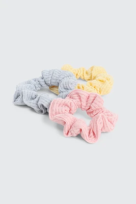 Ardene 3-Pack Ribbed Scrunchies in Light Pink