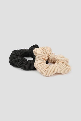 Ardene 2-Pack Ribbed Scrunchies in Beige