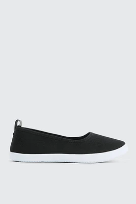 Ardene Slip On Sneakers | Size | Eco-Conscious