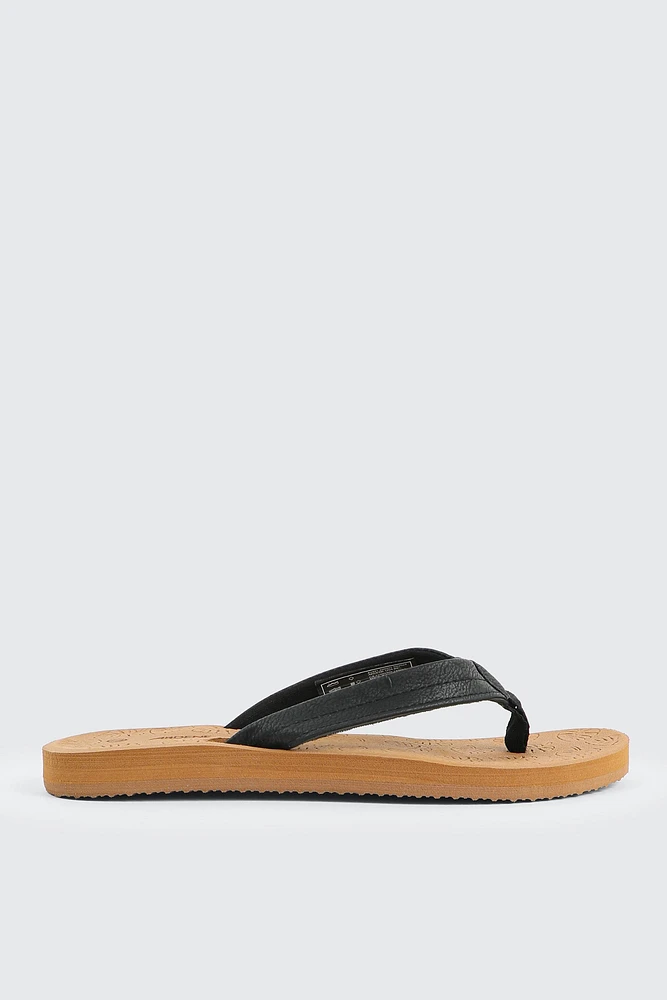 Ardene Flip-Flops with Embossed Sole Sandals in | Size