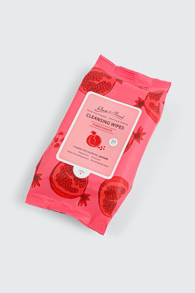 Ardene Pomegranate Makeup Wipes in Red