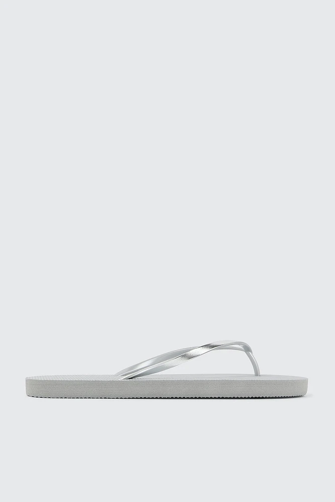 Ardene Shiny Flip-Flops Sandals in Silver | Size | Eco-Conscious