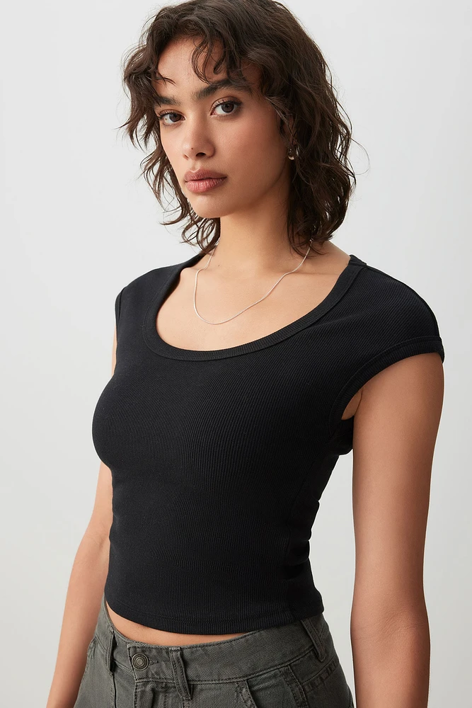 Ardene Scoop Neck Crop T-Shirt in | Size | Cotton/Elastane