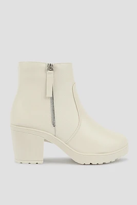 Ardene Lug Sole Booties in White | Size 9 | Faux Leather/Faux Suede | Eco-Conscious