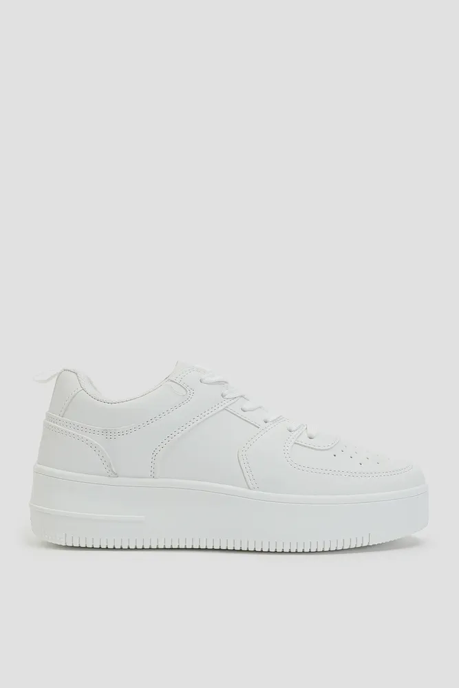 Ardene Court Platform Sneakers in White | Size | Faux Leather