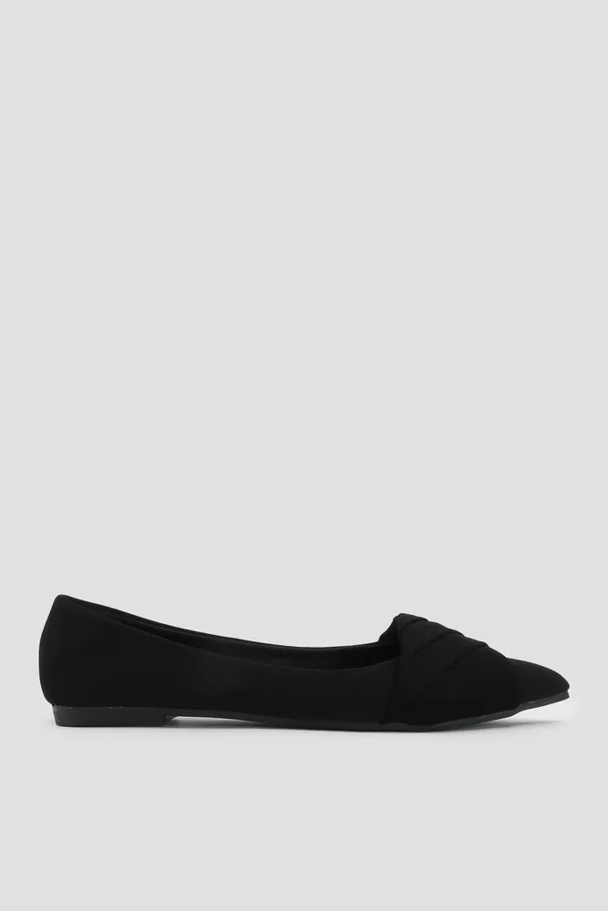 Ardene Pointy Toe Pleated Flats in Black | Size 6 | Faux Leather/Faux Suede