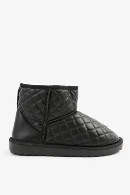 Ardene Mini Quilted Faux Sheepskin Boots in Black | Size | Faux Leather | Microfiber