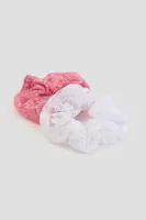 Ardene 2-Pack Lace Scrunchies in Pink