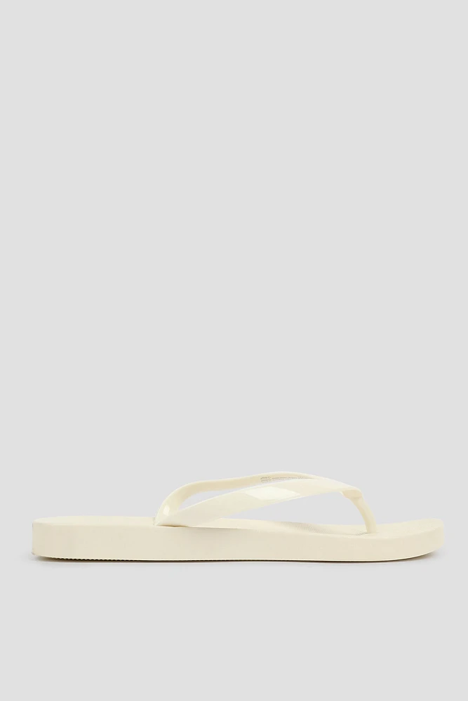 Ardene Jelly Strap Flip-Flops Sandals in | Size