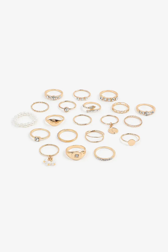 Ardene 20-Pack Assorted Pearls & Stones Rings in Gold | Size Small