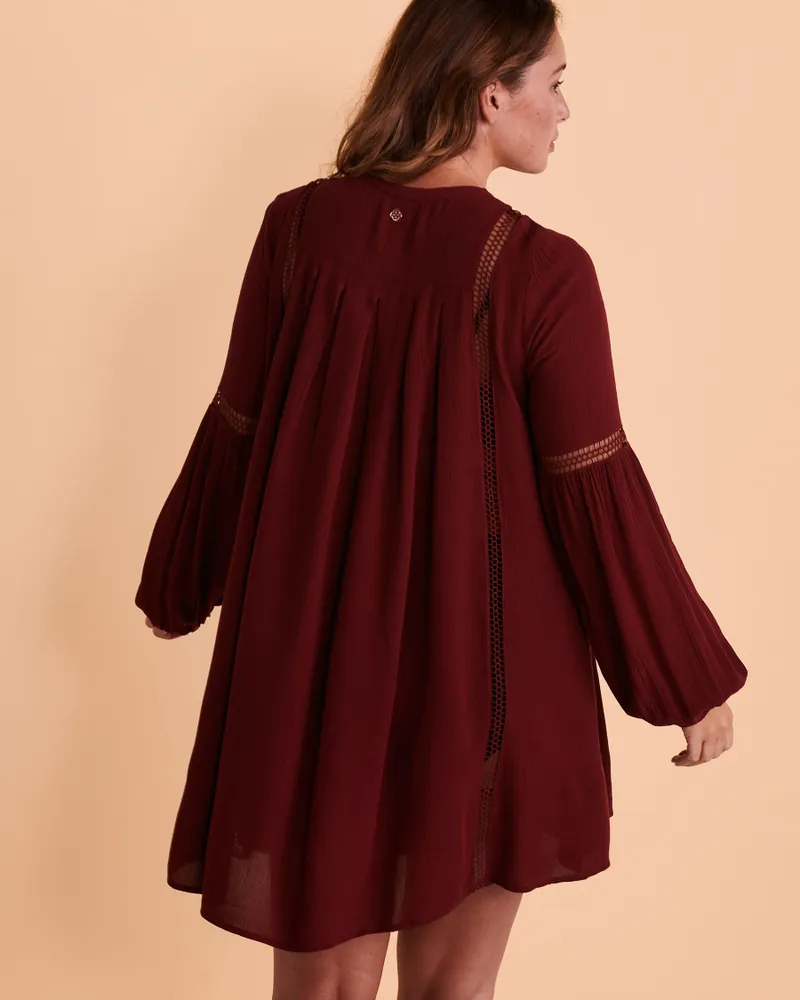 Robe manches longues détail de crochet