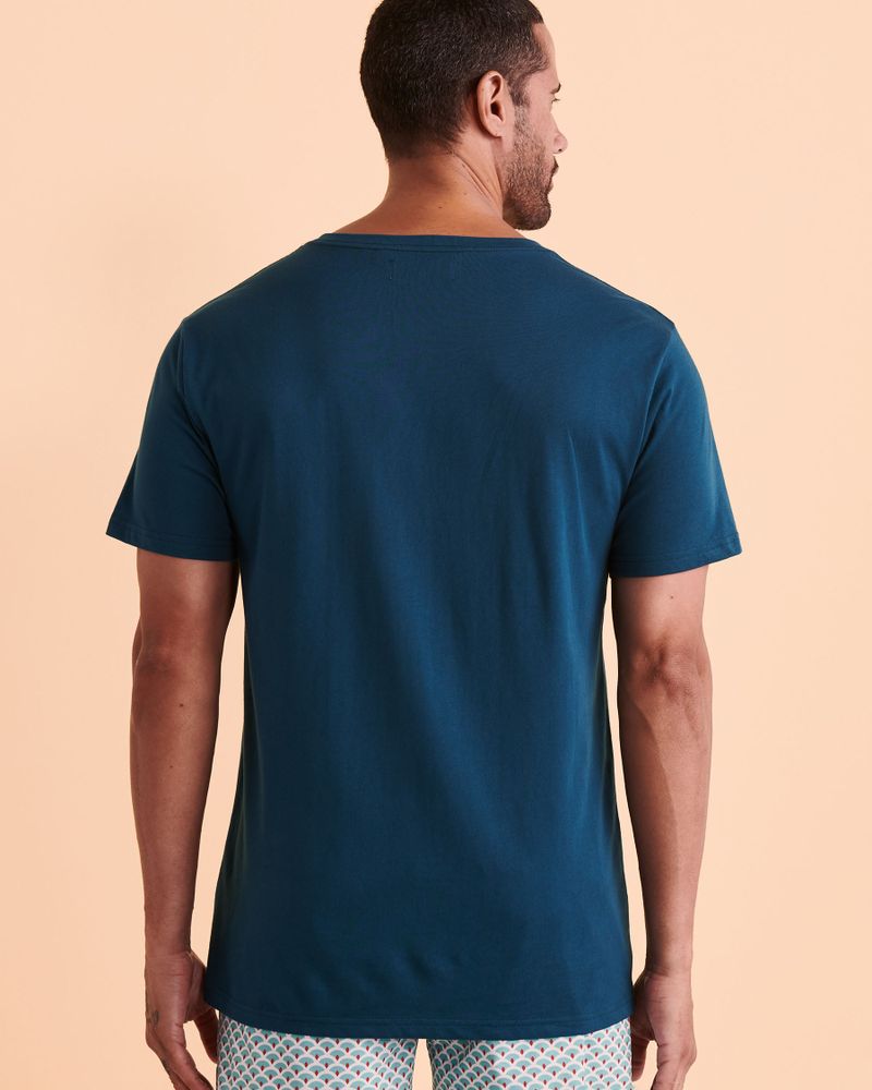 V-neck T-shirt