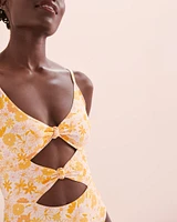 Maillot une-pièce à découpes fleurs rétro