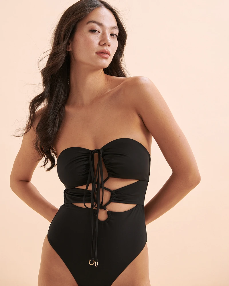 Maillot une-pièce à découpes
