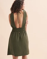 Robe courte plongeante