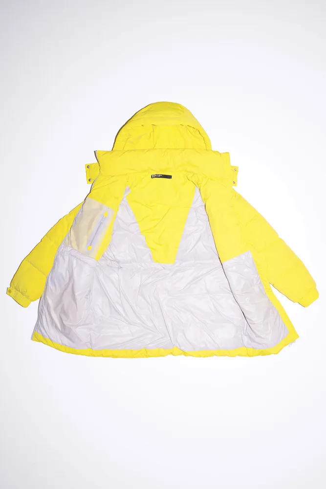 Plumífero oversize amarillo