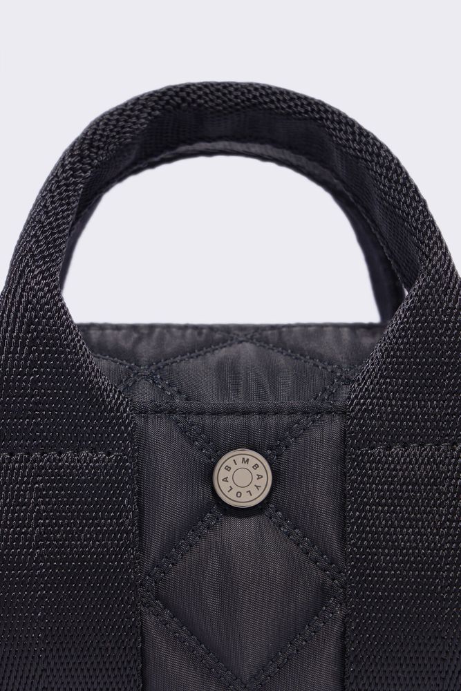 Bolso barril S nylon acolchado negro