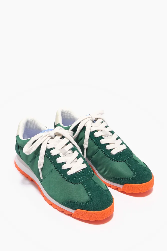 Deportiva retro verde