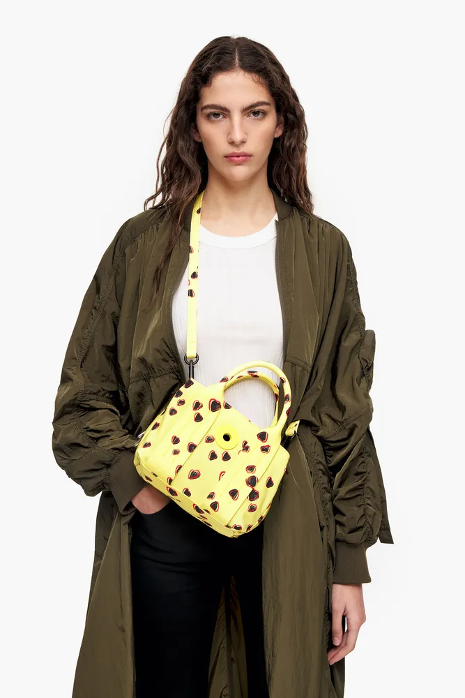 Bolso tote S nylon print Small Hearts amarillo