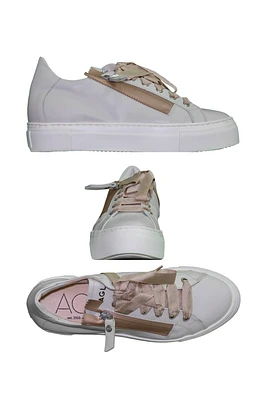 Smooth Sneaker