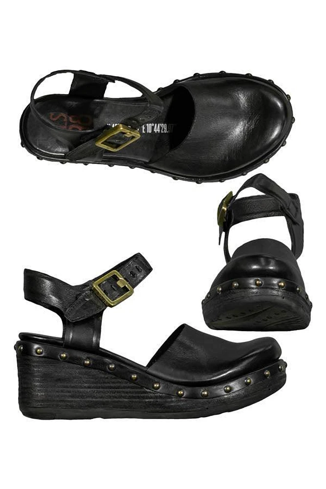 AS98 Studded Wedge Pump