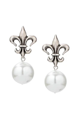 Fleur Pearl Stud Earrings