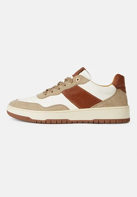 Zapatillas De Piel Beige y Marrones