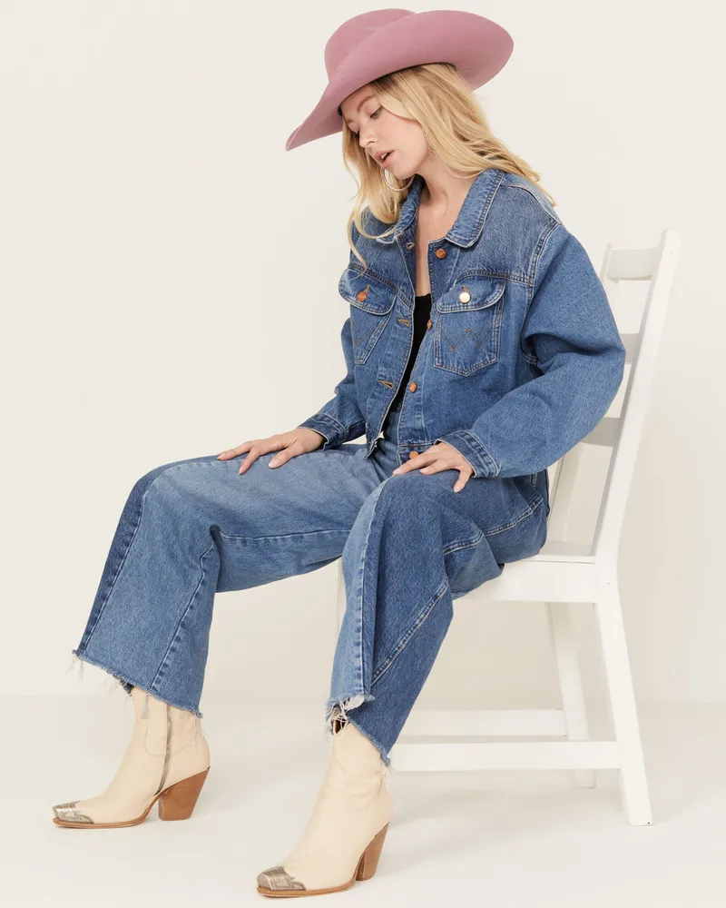 Wrangler Women's Medium Wash Cowboy Cropped Denim Jacket | Alexandria Mall