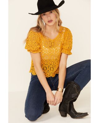 Very J Women's Mustard Circle Crochet Short Sleeve Crop Top