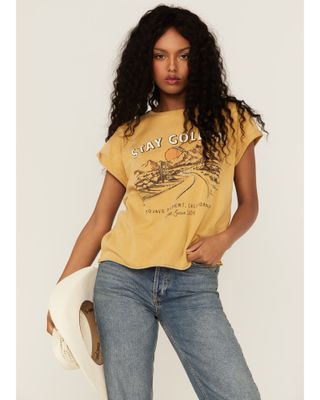 Cleo + Wolf Women's Stay Golden Rolled Sleeve Graphic Tee