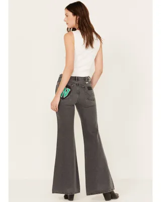 Wrangler Women's Heart Patch Wanderer Flare Jeans | Mall of America®