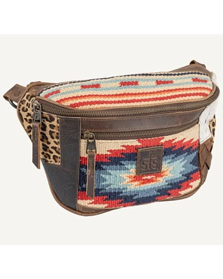 STS Ranchwear by Carroll Women's Chaynee Mountain Sachi Sling Bag