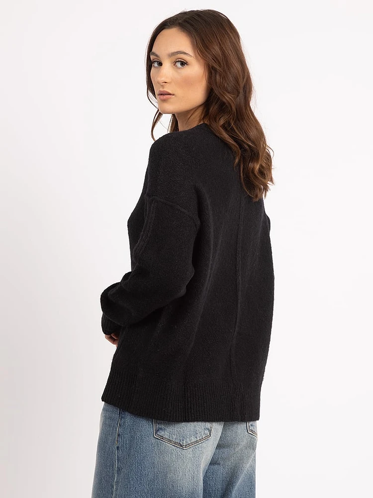 yuki crew neck sweater