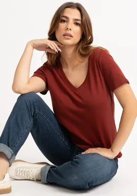 elena v-neck t-shirt