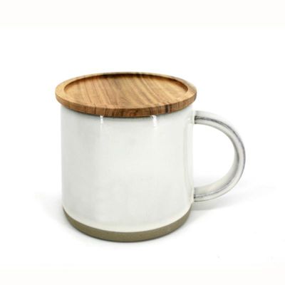 White mug with lid