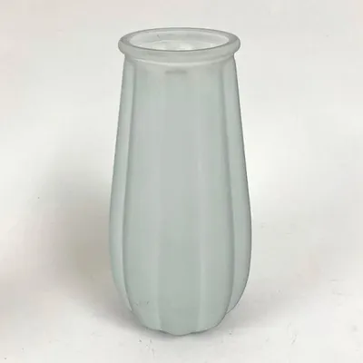 Vase blanc givré strié
