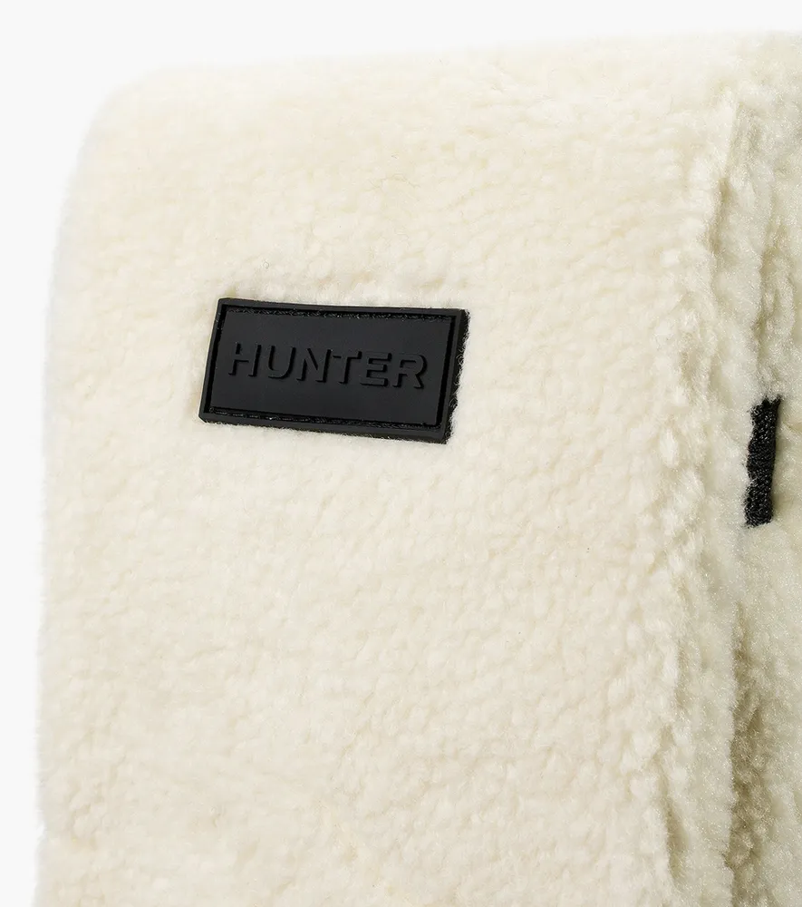 HUNTER WANDERER SHERPA PHONE POUCH - White Faux Fur | BrownsShoes