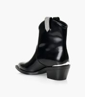 WISHBONE JESSICA - Black Leather | BrownsShoes