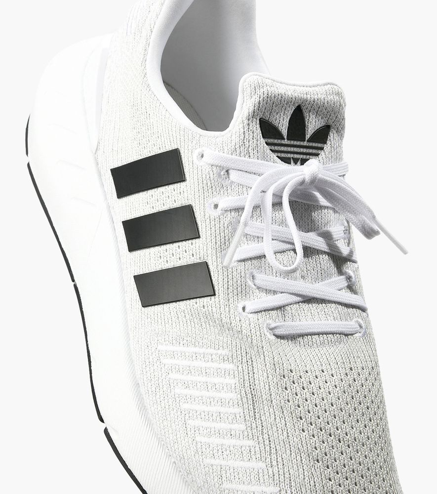 ADIDAS SWIFT RUN 22 - White Fabric | BrownsShoes