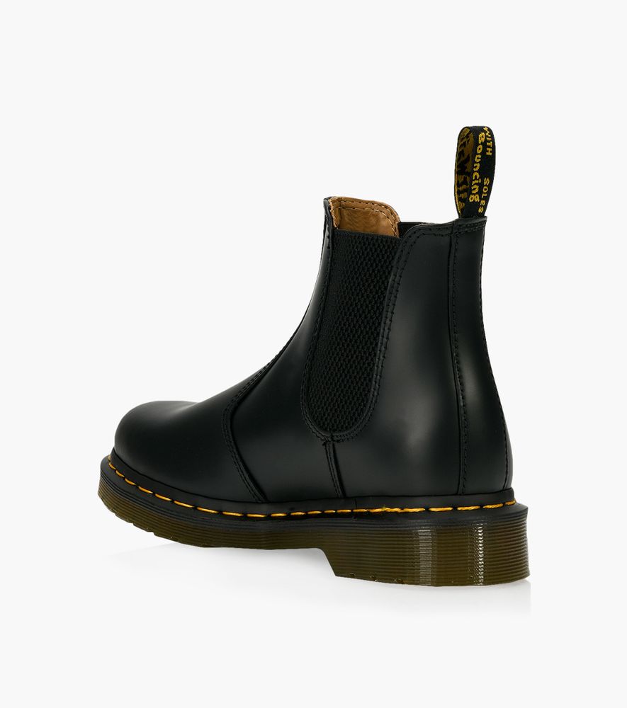 DR. MARTENS 2976 YELLOW STITCH CHELSEA - Black Leather | BrownsShoes