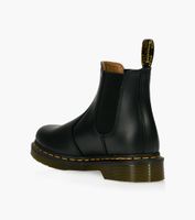 DR. MARTENS 2976 YELLOW STITCH CHELSEA - Black Leather | BrownsShoes