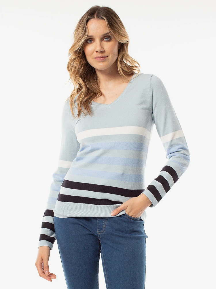 Long-sleeve ftted knit pullover sweater