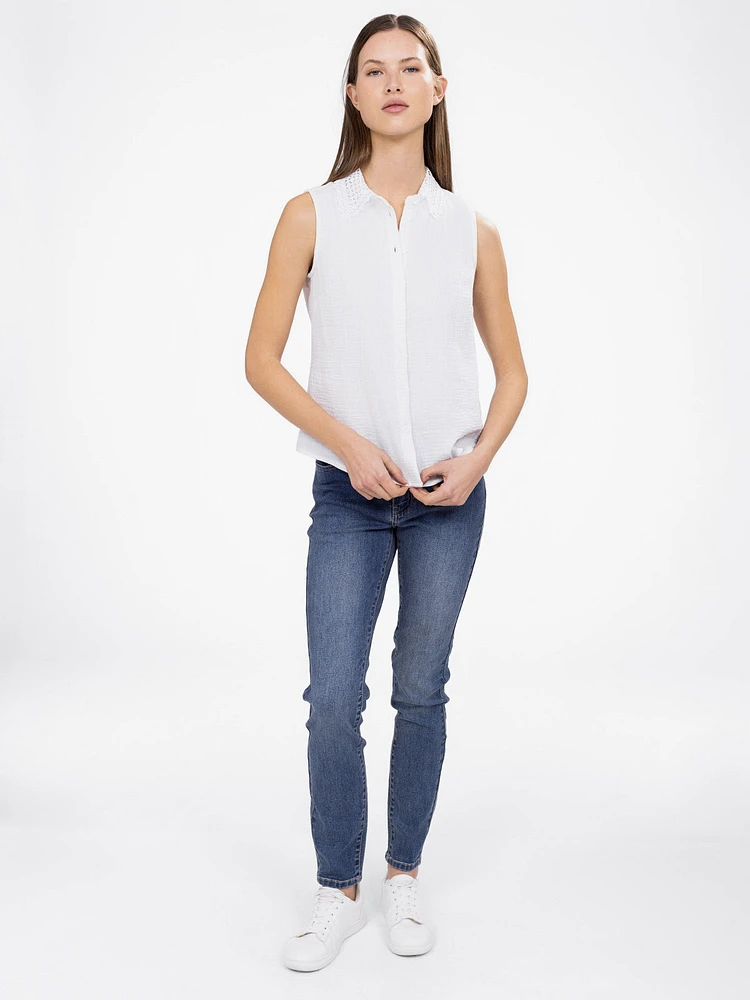 Blouse sans manches semi-ajustée avec boutons