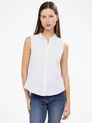 Blouse sans manches semi-ajustée avec boutons