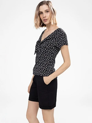 Short-sleeve semi-fitted t-shirt