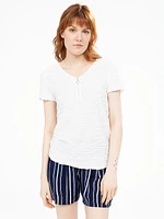 Short-sleeve semi-fitted t-shirt