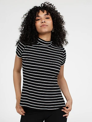 Short-sleeve fitted t-shirt