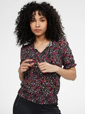 Short-sleeve semi-fitted t-shirt